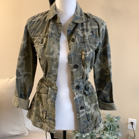 Love Tree Jacket - Picture 1 of 8